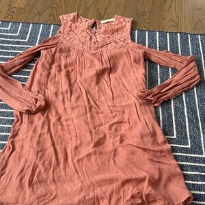 Chic Lace Detail Dress - Soft Pink